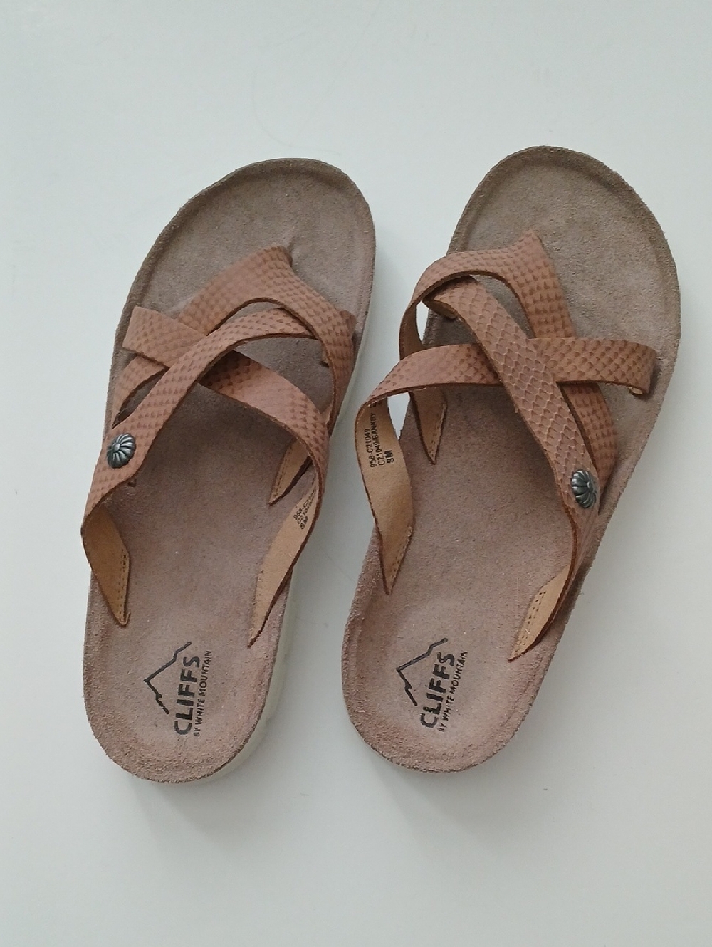 Cliffs by WHITE MOUNTAIN Brown Textured Crisscross Sandals with Concho Detail